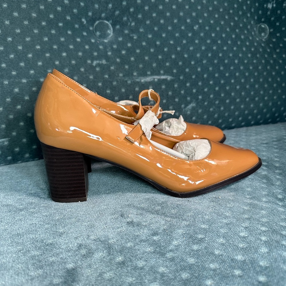 Tan Heels with Rounded Toe and Strap